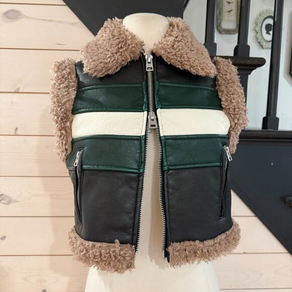 Urban Ourtfitters BDG Retro Colorblock Sherpa Vest NWOT Size Small - Picture 13 of 14